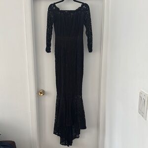 Elegant Black Lace Evening Gown